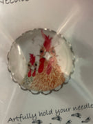 Cluck Needle Minder