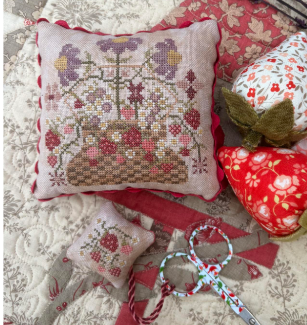 STRAWBERRY BASKET PINKEEP AND SCISSOR FOB