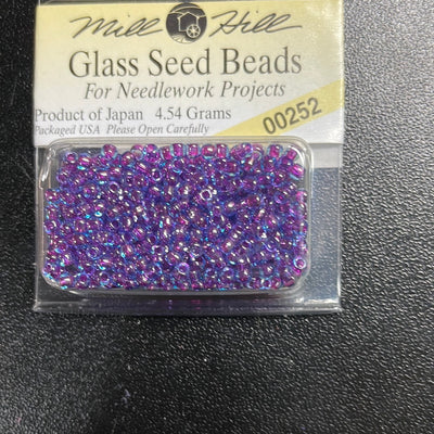 00252 Mill Hill Beads - Iris